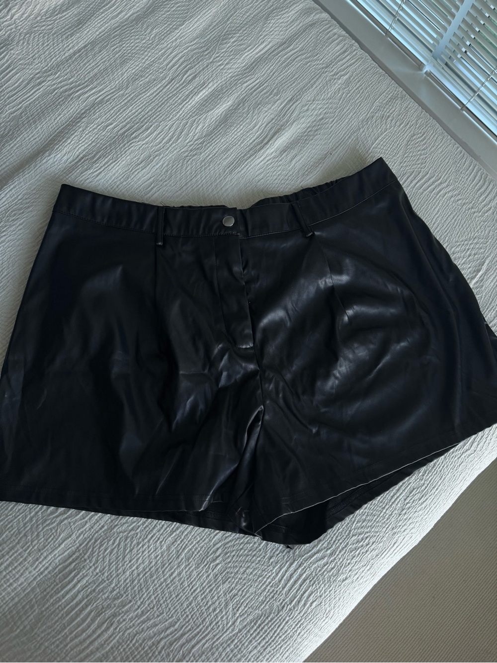 SHEIN CurveBlack Faux Leather Women’s Shorts